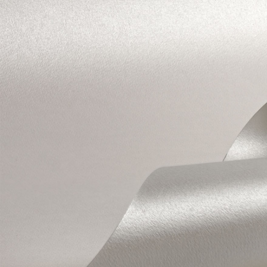 Carta Favini Prisma Metallic Bianco perlato cangiante con riflessi iridescenti