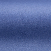 Carta Stardream Sapphire Cordenons – dettaglio della superficie perlata blu zaffiro con riflessi luminosi vibranti