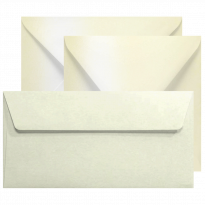 Buste in carta Favini Majestic Candlelight Cream