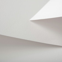 Carta Cordenons Natural Evolution White bianco luminoso con superficie morbida e texture leggera trattata matt